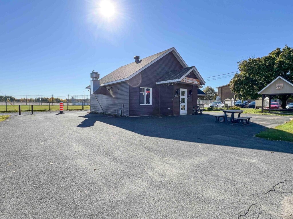 Bâtisse commerciale/Bureau À vendre 420 Rue Principale, Sainte